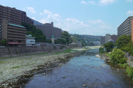 子育て世帯の暮らしに重要なのは安心の環境。 宝塚駅エリアで新生活を始める7つの理由。