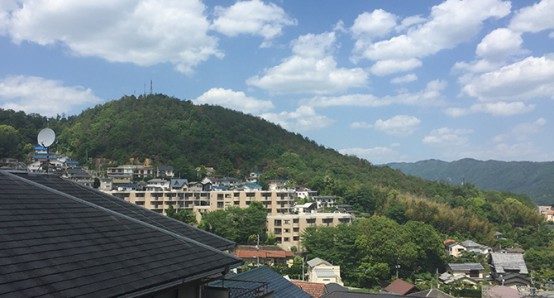 阪急宝塚本線の「雲雀丘花屋敷」駅周辺エリアだからかなう、 豊かな自然、澄んだ空気､平穏な町の静かな暮らし。 在住経験者が語る、本当のところ。気になる治安は？